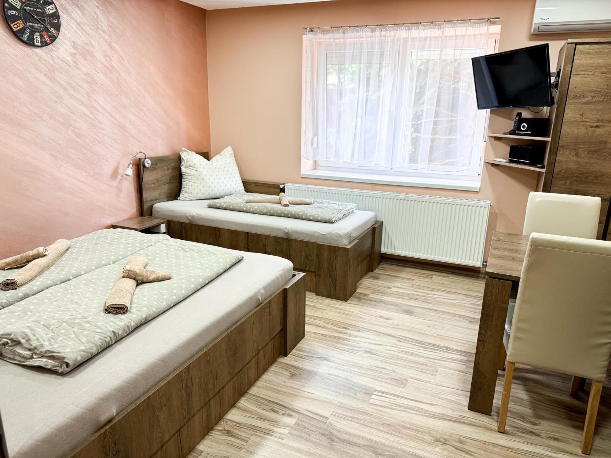 Kk Apartment Backa Topola Esterno foto